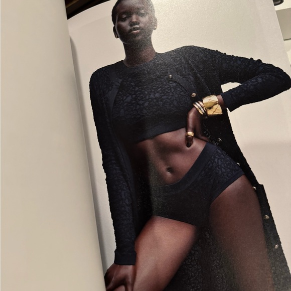 Chanel magazine - Picture 2 of 2